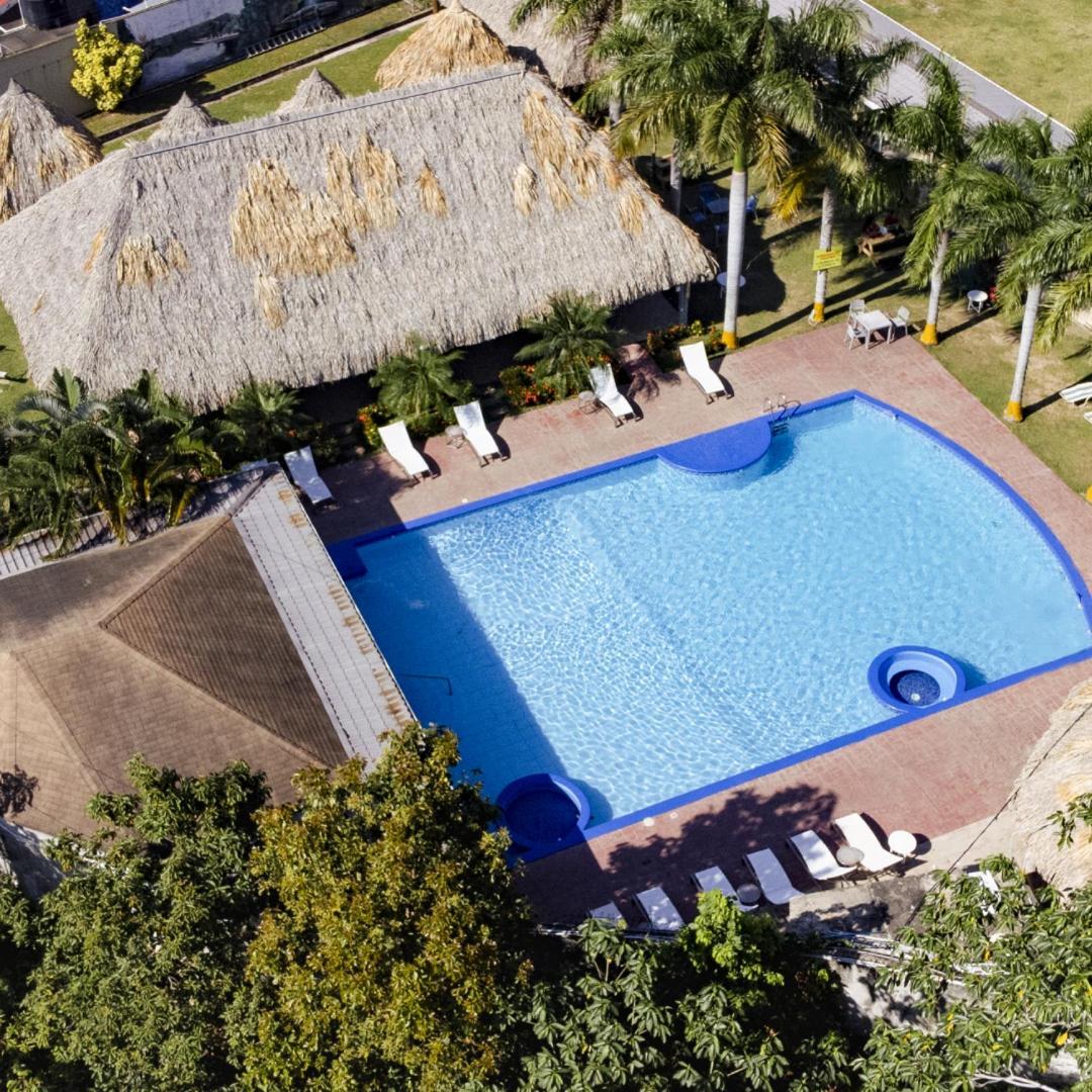 Hotel Las Hamacas La Ceiba Exterior photo