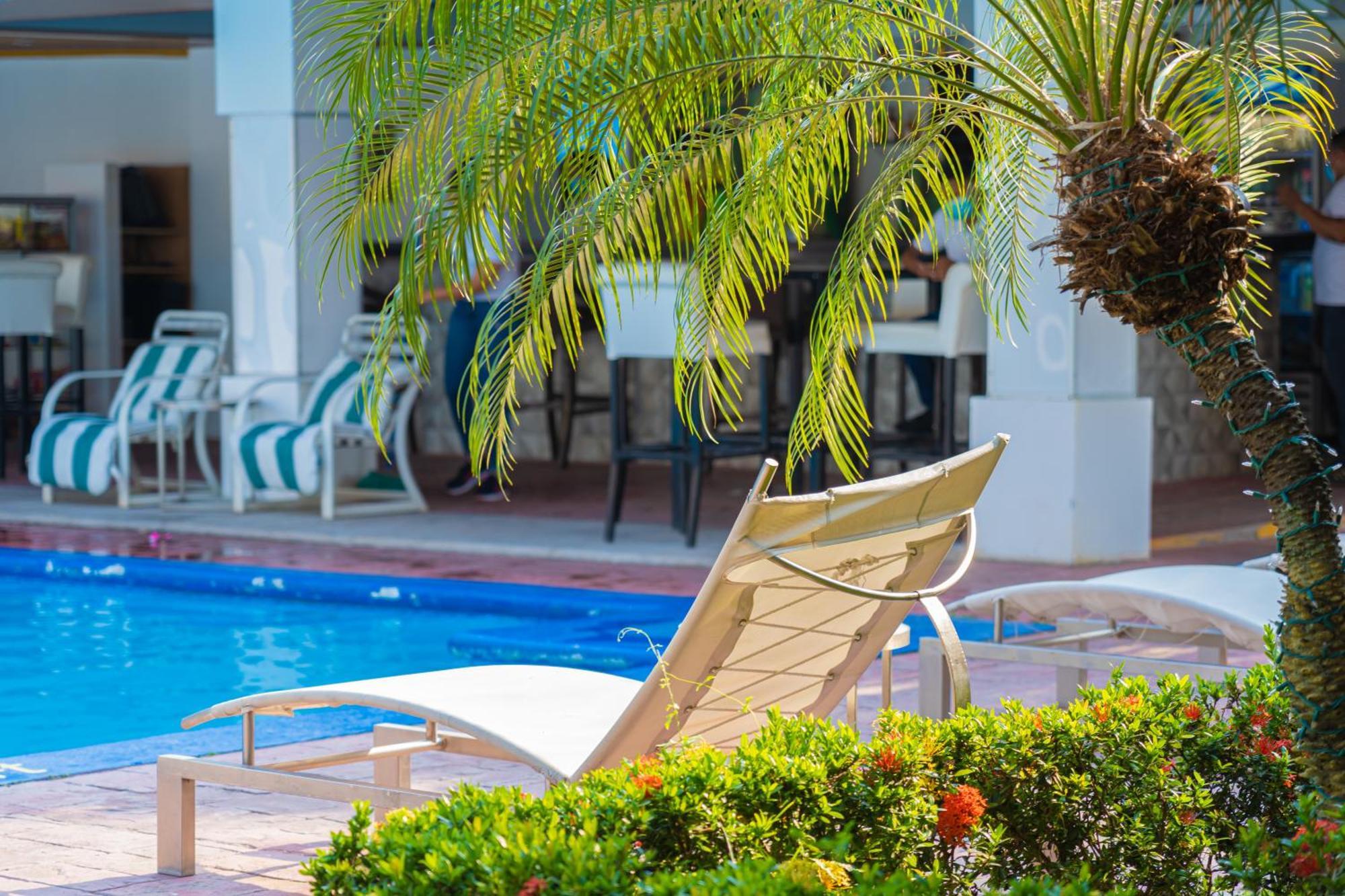 Hotel Las Hamacas La Ceiba Exterior photo
